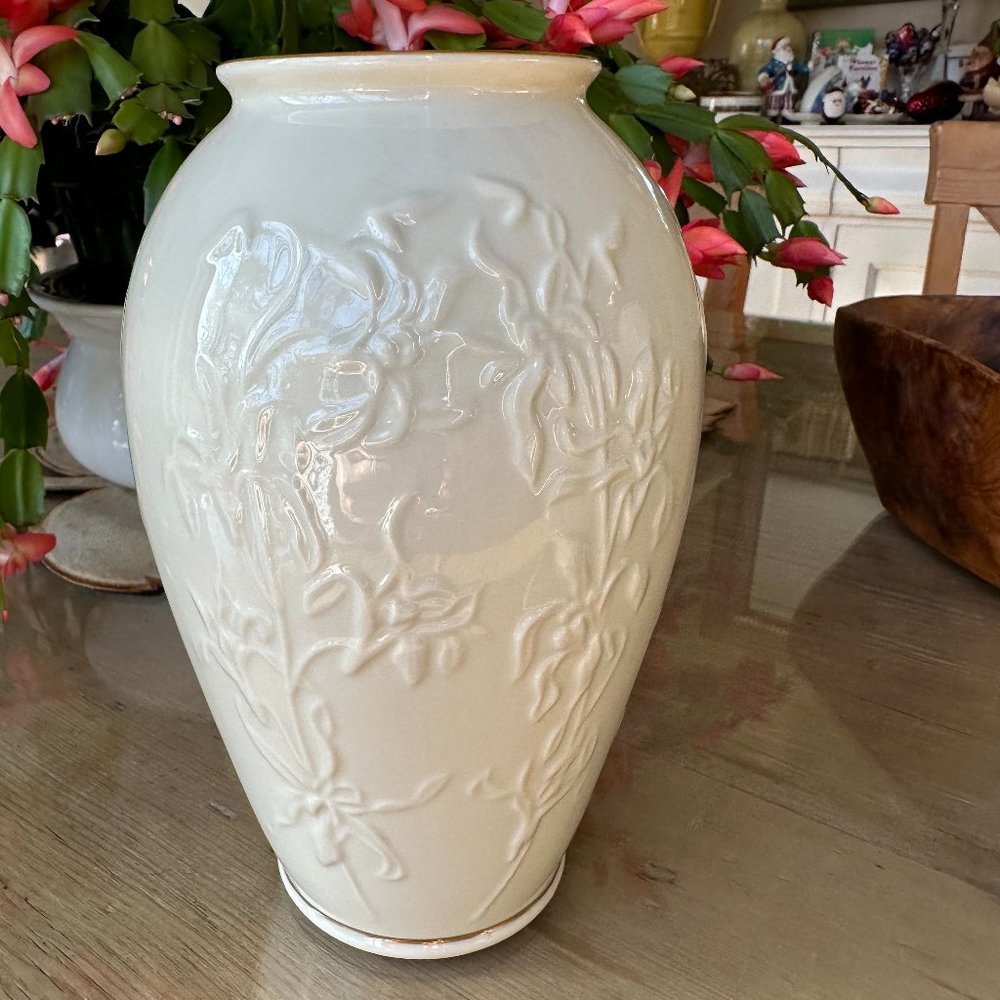 Lenox Vase 7" - Picture 1 of 2